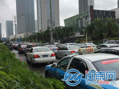 翔安隧道出岛方向拥堵