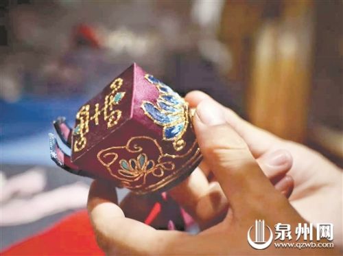 王啸波自学木偶配饰