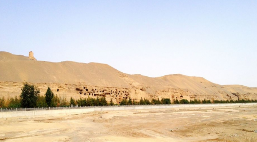 国庆甘肃敦煌莫高窟景点介绍 佛教艺术宝库-闽