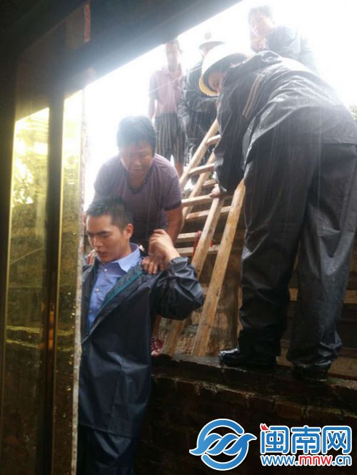 929գϰʡʡһլȺڱˮΧ¥ϰйʡɳ񾯽ɹӪȳȺڡ