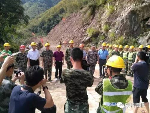 台风中成“孤岛”的徳化两村公路抢通了2