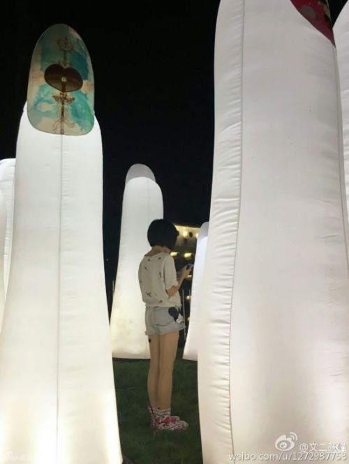 王菲李亚鹏爸爸李嫣专门曝光西安为女儿前往现场图庆生《鲁滨孙漂流记》的多音字图片