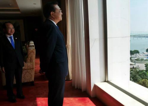 澳门“一中心、一平台”是什么 李克强抵达澳门现场图