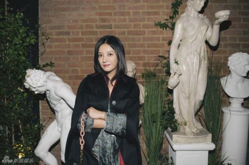 赵薇夫妇减持近8亿阿里影业股票 套现近11亿元