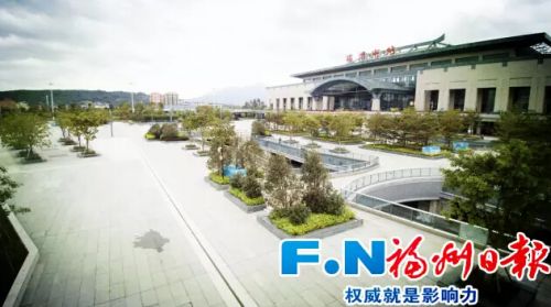 火车南站站前广场现状实景图。