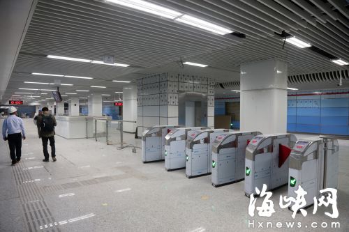 象峰站内检票闸机已就位