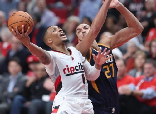 利拉德关键三分锁定胜局