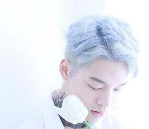 男生染什么颜色头发好看 M字刘海深蓝色浅蓝