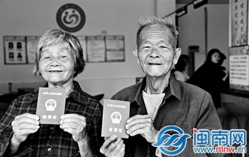 老人说，终于等来这一天了