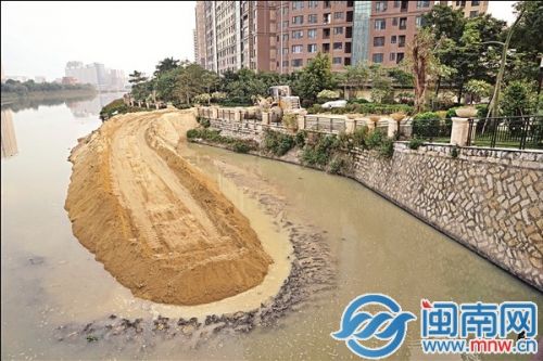 部门介绍，河道填沙是为了运输打桩设备和材料