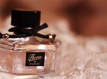 香水喷在哪里最好 肚脐眼上香味更持久