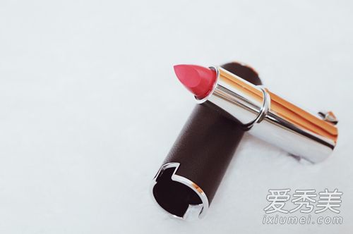 大牌口红为什么吃土也要买 价格区分品质很重