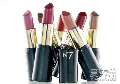 大牌口红为什么吃土也要买 价格区分品质很重