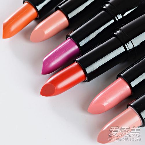 大牌口红为什么吃土也要买 价格区分品质很重