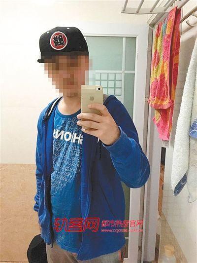 上厕所没带纸怎么办 男子厕所内叫外卖等40分钟送纸