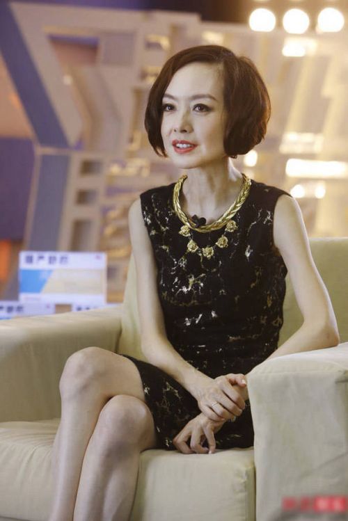 鲁豫被批没文化访谈节目翘脚 近况还是瘦瘦的