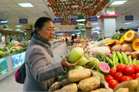 大妈征女儿陪游三亚赠iPhone7 网友热议亲妈我来了