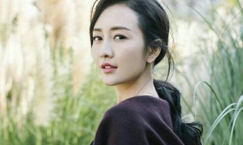 王鸥索吻包贝尔近况不赖 剧本门后往事旧照被