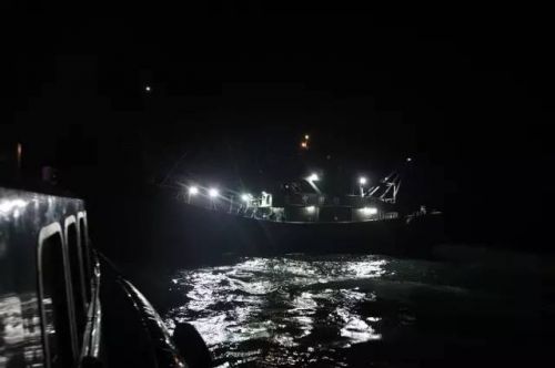 各方救助力量连夜开展搜救