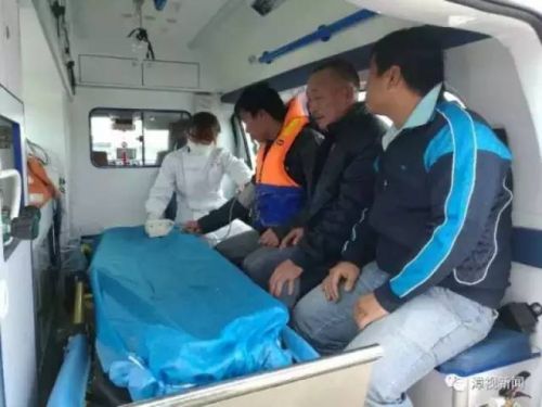 获救人员转移到当地医院救治