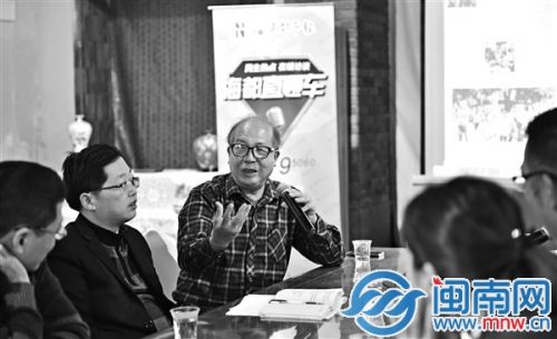 陈日升（中）希望讲好古城故事，留住更多游客