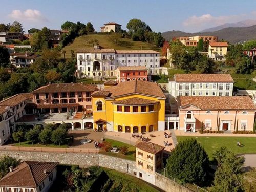 英媒盘点全球最贵学校 与真正土豪做朋友