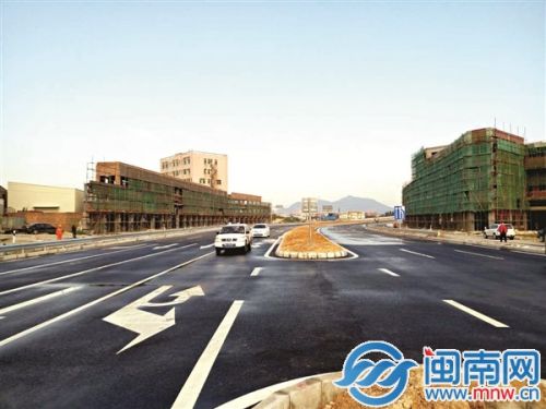 迎宾路北延伸工程昨日试通车