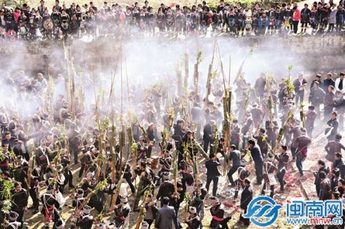 家乡的“苗年”芦笙节