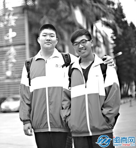 陈铭炜（左）和黄延庆