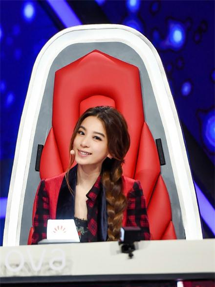 馥甄翻唱薛之谦《演员》 林俊杰Hebe同台不尴