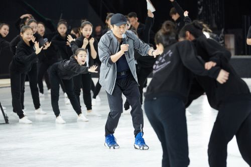 张艺谋综艺首秀遇挑战：从未遇到过这种经历