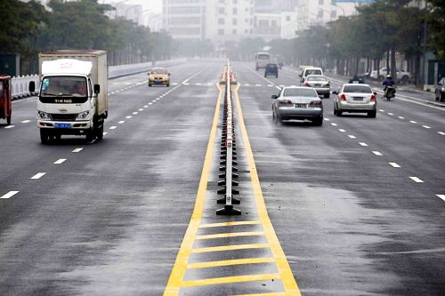 兴东路“白改黑”工程.jpg