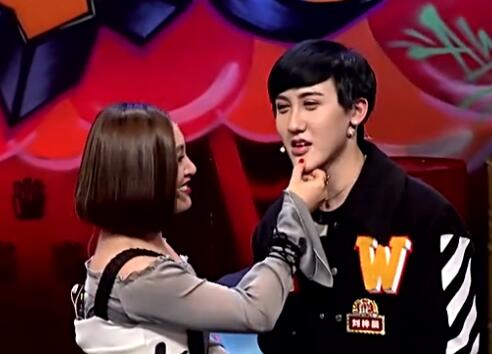 奇葩大会蛇精男刘梓晨现场否认自己整容 大方回应不雅视频 -闽南网