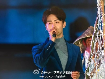 凤凰传奇关晓彤马天宇几点第几个出场?央视春