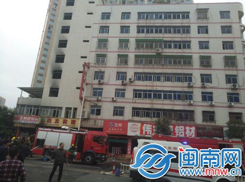 17时10分，明火被扑灭