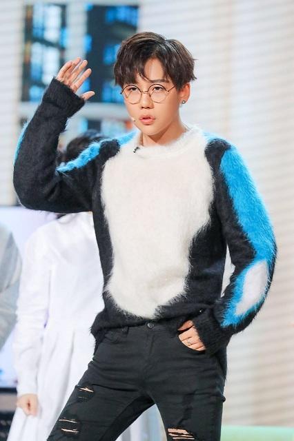 刘维谢娜认姐弟演小品 欢脱唱跳2017湖南卫视