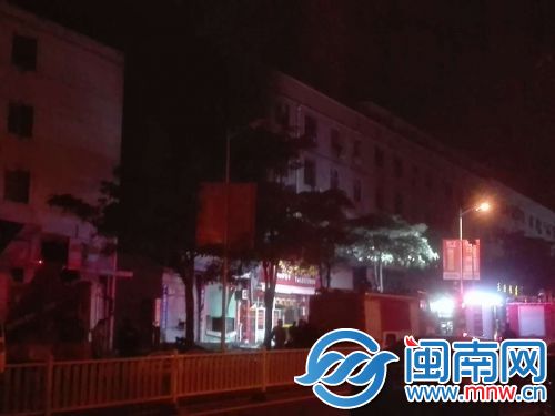 在漳州芗城区石亭镇高坑村，深夜发生一场火灾