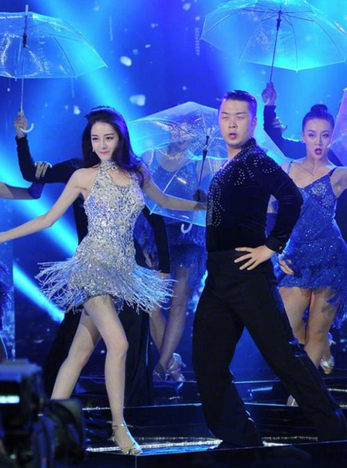 快乐大本营杜海涛迪丽热巴拉丁舞蹈秀完整视频