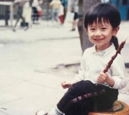 张一山萌照曝光 张一山小时候长什么样萌娃一枚(图)-闽南网