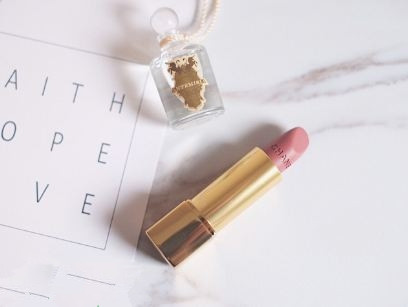 香奈儿丝绒口红干不干 香奈儿丝绒口红哪个颜