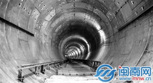 将军祠站隧道已经封顶，左线已开始铺轨作业
