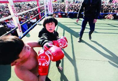 女童学搏击无敌手 结缘搏击纯属&ldquo;无心插柳&rdquo;（图）