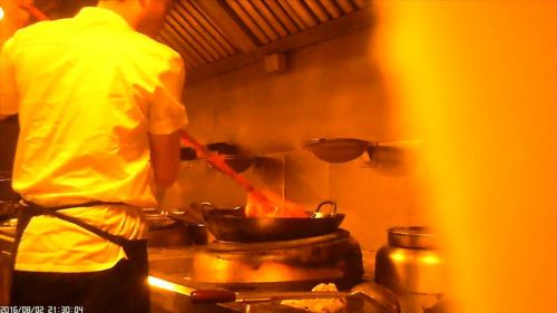 实拍俏江南后厨黑幕 揭露俏江南乱象令人触目惊心(图)