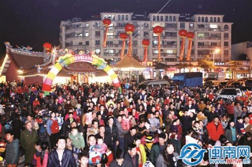 热情的岩溪人民纷纷赶来捧场