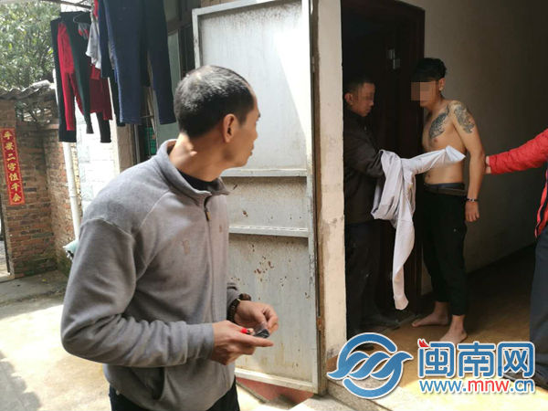 19岁平和男子简某才潜逃后，经常梦到被警方抓获，一年多后落网。.jpg