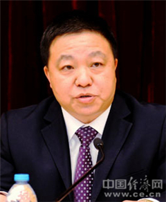 叶建春，男，汉族，1965年7月出生，福建周宁人，1985年12月加入中国共产党，1984年8月参加工作，华东水利学院水利水电建筑工程专业本科毕业，河海大学水文学及水资源专业工学博士，教授级高级工程师。