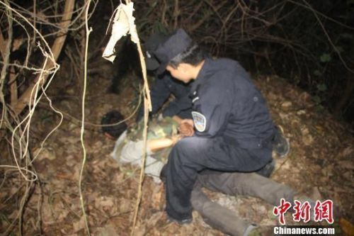 男子保护区内狩猎 被发现后把民警当猎物打(图)