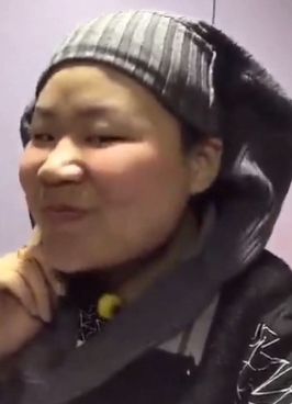 妹子实力模仿小岳岳