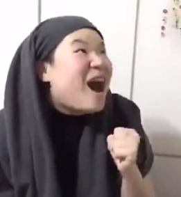 妹子实力模仿小岳岳