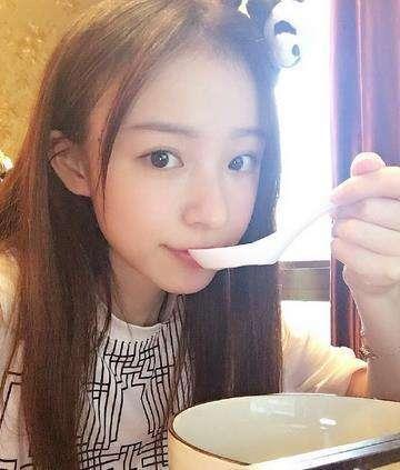 LOL周二珂微博晒图遭老司机开车:怎么那么多